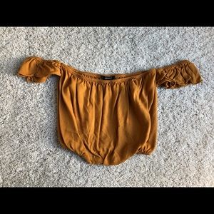 CHESTNUT OFF THE SHOULDER CROP TOP